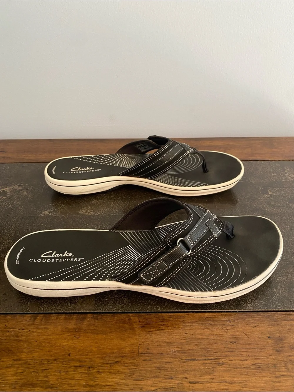 Clarks Women’s Cloudsteppers Flip-flops